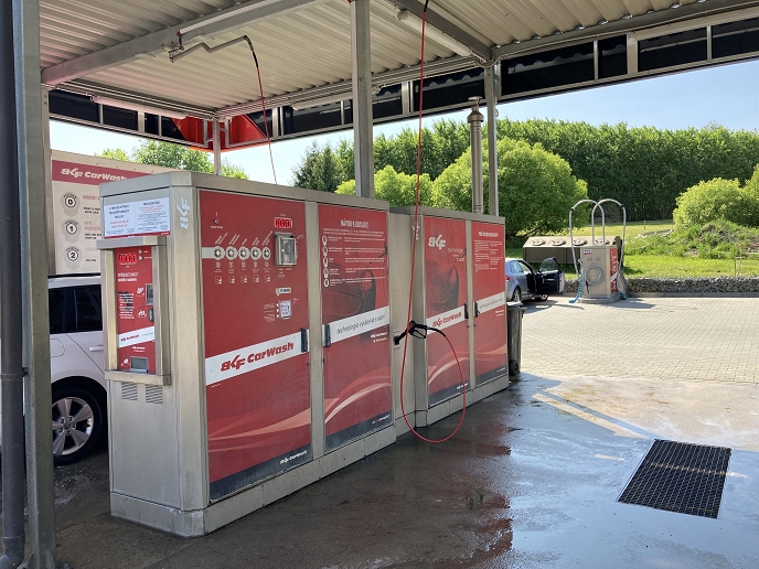 Bezkontaktní automyčka BKF CarWash Hlinsko–Kouty: Zákaznická karta zdarma a 10% bonusový kredit ke každému dobití